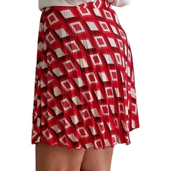 Zara Dresses & Skirts - NEW Zara Red Geometric Print Mini Skirt Size XL Juniors Pleated Lightweight